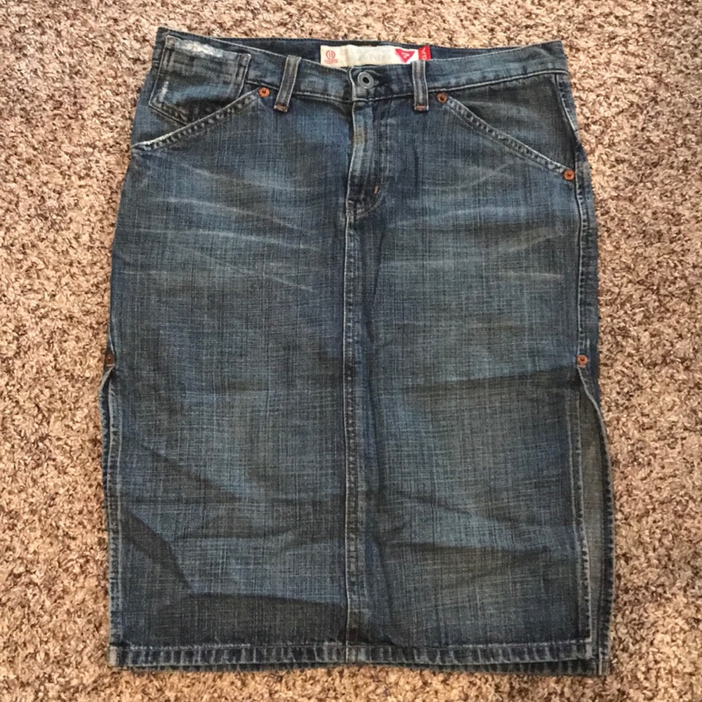 Guess jean skirt with slits 26”